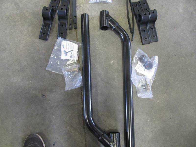 lot 1011 image: Spray Master FR-22 Fender Mounting Kit #031-0083 Brackets & #031-00823 Support