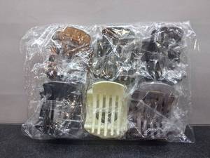 lot 3262 image: 6 piece Various Color Hair Clips