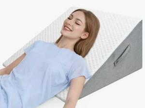 lot 593 image: Bed wedge with pillow  - Retail $0