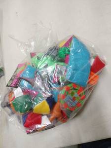 lot 30189 image: Bag of Miscellaneous Small Toys