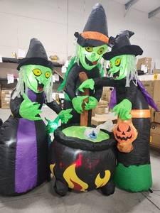 lot 36948 image: 5ft Halloween Inflatable - Retail $0