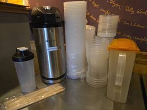 lot 20598 image: Assorted Lot of Kitchen Supplies