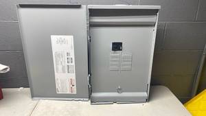 lot 121 image: Siemens 200A Main Circuit Breaker Load Center&nbsp