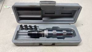 lot 243 image: Adjustable Torque Screwdriver Set with Case&nbsp
