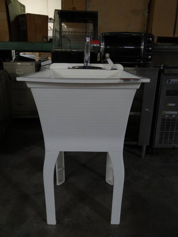 lot 5008 image: White Utility Sink with Faucet