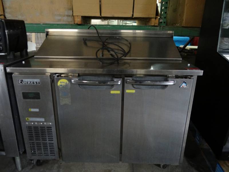 lot 5012 image: Everest Refrigeration EPR2 two-section Sandwich Prep Table
