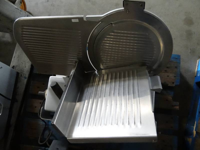 lot 5048 image: Bizerba Meat Slicer