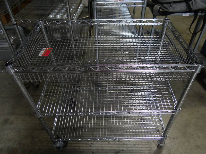 lot 5057 image: 3 Tier Metro Rack on Casters