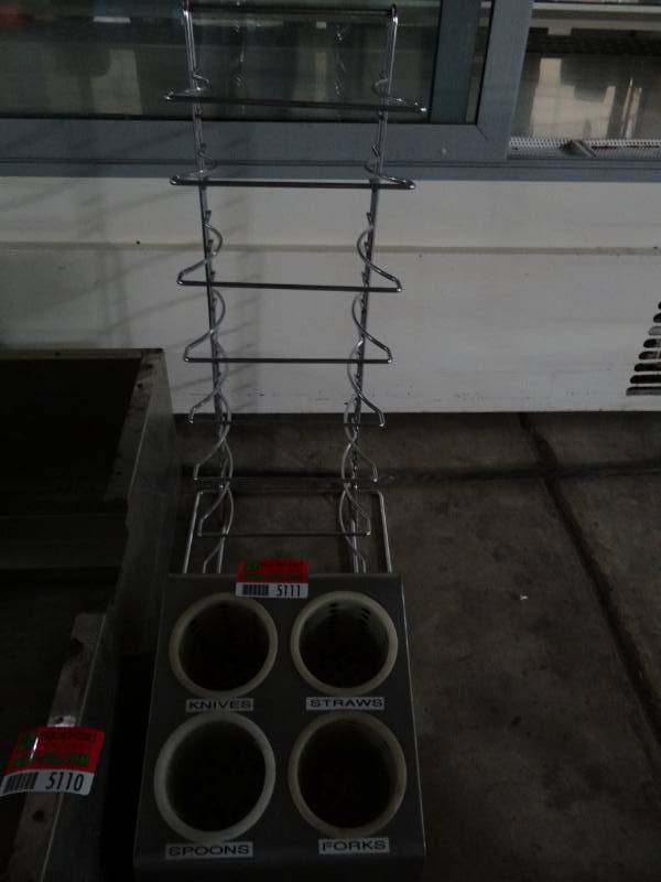 lot 5111 image: Utensil Holder and Cooling Rack with 8 Openings