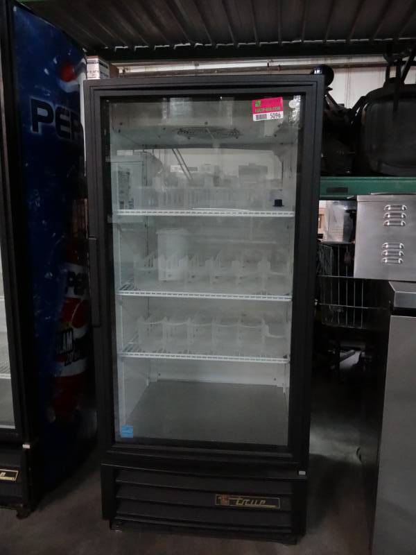 lot 5096 image: True Refrigerated Display Case Model # Model # GDM-10-LD