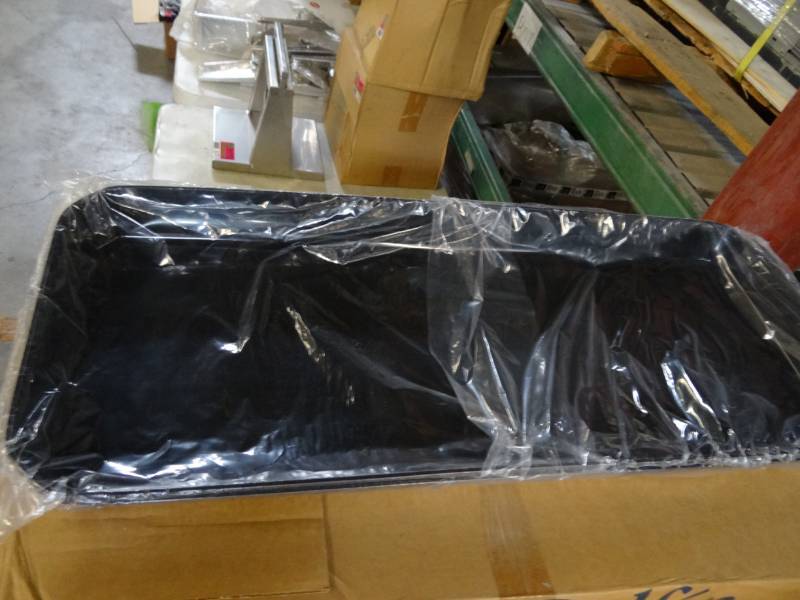 lot 5181 image: Black Plastic Trays