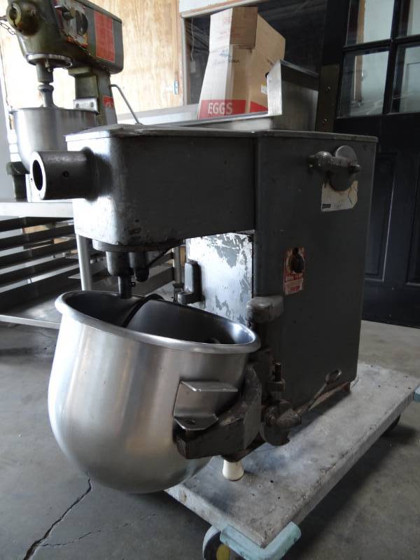 lot 5202 image: 20QT Univex Mixer Model #M