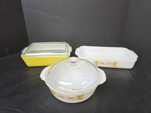 lot 216 image: Fire King Wheat Pattern Casserole Set and Pyrex Refrigerator Dish
