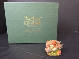 lot 228 image: Harmony Kingdom 1999 Beneath the Ever Changing Seas Royal Watch Club Kit Shell Figurine