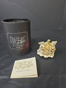 lot 231 image: Harmony Kingdom Black Box Road Kill TJBB99 Figurine 1999 Limited Edition #32945000 Made in England