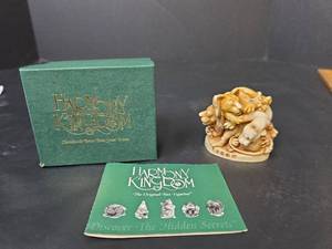 lot 239 image: Harmony Kingdom Faux Paw Lion Cubs Figurine Box in Original Box with Paper Insert- Made in England TJLI