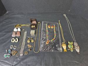 lot 259 image: Costume Jewelry