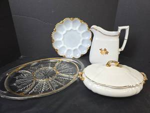 lot 270 image: Vintage Serving Dishes