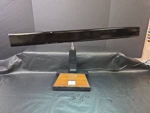 lot 284 image: 1980s Adjustable Fluorescent Desk Lamp Powers on