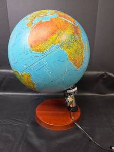 lot 292 image: Illuminated World Globe with Wooden Base - Needs Light Bulb and other Repairs