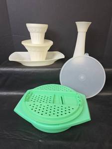lot 354 image: Tupperware Grater and Slicer Set and Tuppercraft Floralier