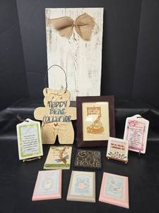 lot 379 image: Teddy Bear Collectibles and Inspirational Plaques