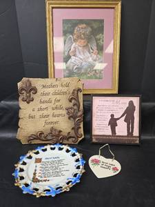 lot 380 image: Mothers Love Collection Wall Art and Decor