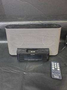 lot 396 image: Sony Dream Machine ICF-CS10iP iPhoneiPod FMAM Clock Radio Powers On