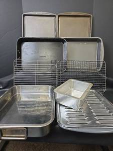 lot 401 image: Baking Pans