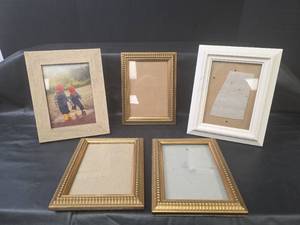 lot 447 image: Decorative Picture Frame Set - Mixed Styles