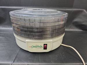 lot 461 image: Mr. Coffee Food Dehydrator