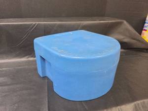 lot 465 image: Fisher Price Childrens Step Stool
