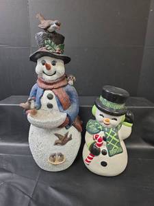 lot 482 image: Snowman Bird Feeder and Ceramic Snowman Figurine Set