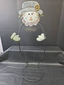 lot 484 image: Metal Scarecrow Welcome Sign Plant Stand