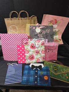 lot 490 image: All Occasions Gift Bag Collection