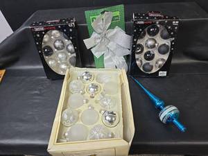 lot 509 image: Christmas Ornament Collection with Tree Topper