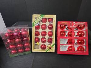 lot 512 image: Red Glass Christmas Ball Ornament Collection