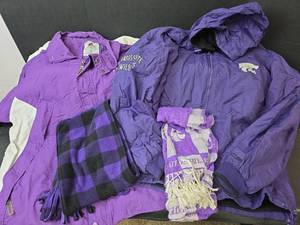 lot 515 image: Kansas State Wildcats Purple Windbreaker Jackets and Scarfs