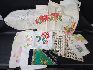 lot 518 image: Assorted Linens