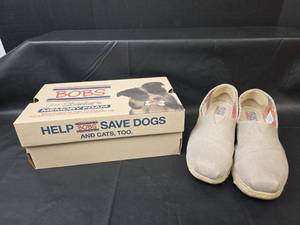 lot 533 image: Skechers BOBS Memory Foam Canvas Slip-On Shoes