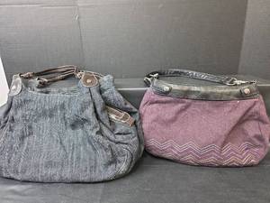 lot 545 image: Thirty-One Denim and Purple Shoulder Bag