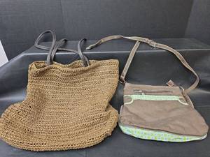 lot 546 image: Thirty-One Brand Purse and Eddie Bauer Straw Tote Bag
