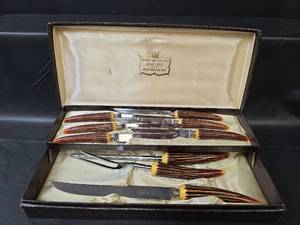 lot 567 image: Sheffield Crown Crest Cutlery Set from Sheffield England