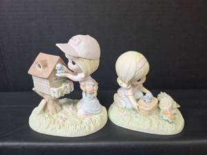 lot 569 image: Precious Moments