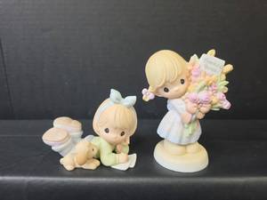 lot 576 image: Precious Moments Figurines