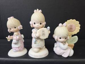 lot 581 image: Precious Moments Figurines