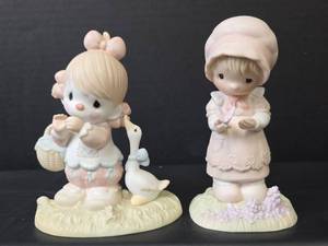 lot 582 image: Precious Moments Figurines