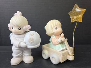 lot 586 image: Precious Moments Figurines