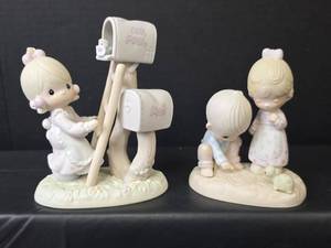 lot 593 image: Precious Moments Figurines