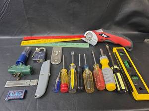 lot 603 image: Skil 2352 Auto-Sharp Tool Set with Screwdrivers and More